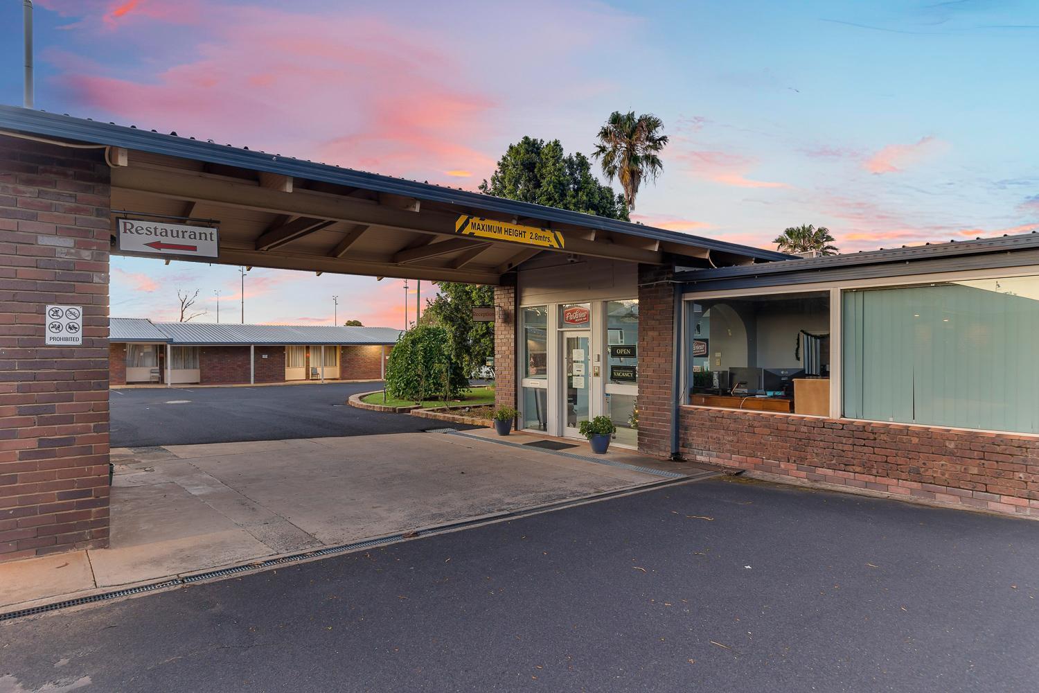 פארקס Parkview Motor Inn מראה חיצוני תמונה