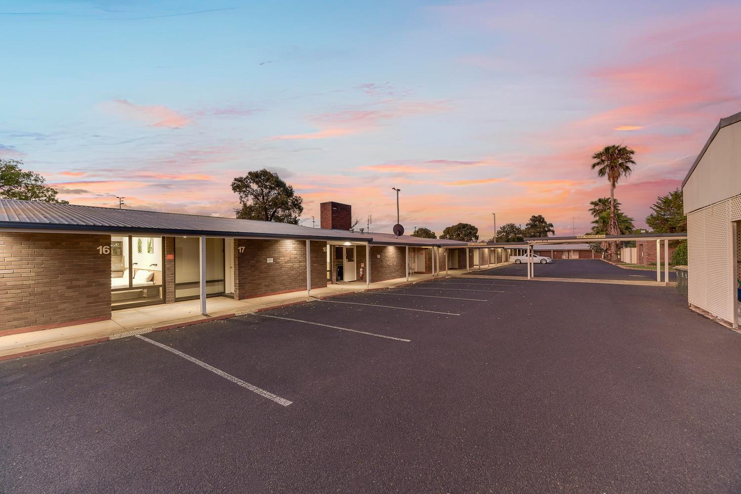 פארקס Parkview Motor Inn מראה חיצוני תמונה