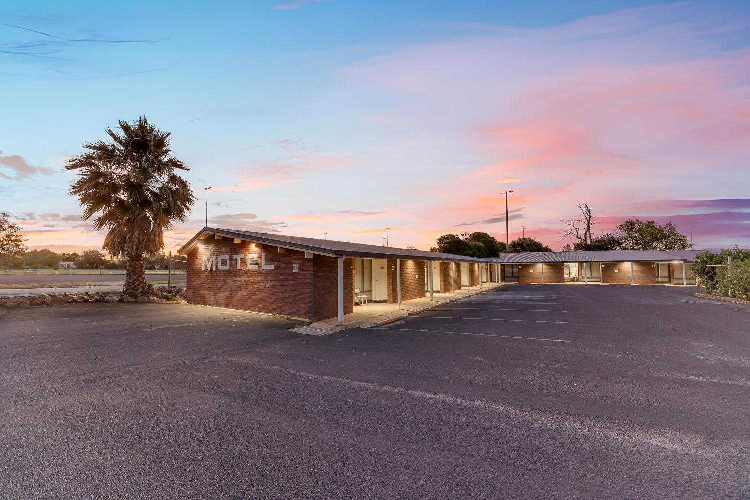 פארקס Parkview Motor Inn מראה חיצוני תמונה