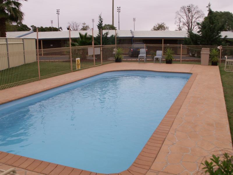 פארקס Parkview Motor Inn מראה חיצוני תמונה
